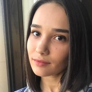 Meet your Posher, Cristina